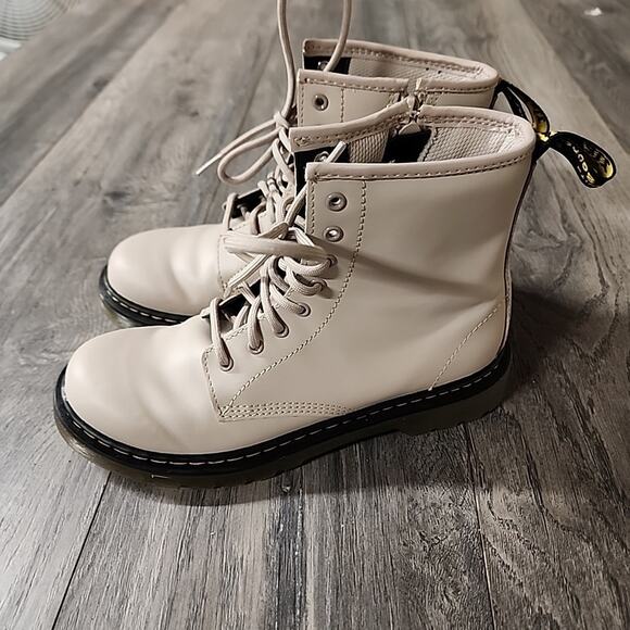 Dr Doc Martens 25634 Patent Leather Combat Boots Tan Women's Size 5 - Picture 4 of 9